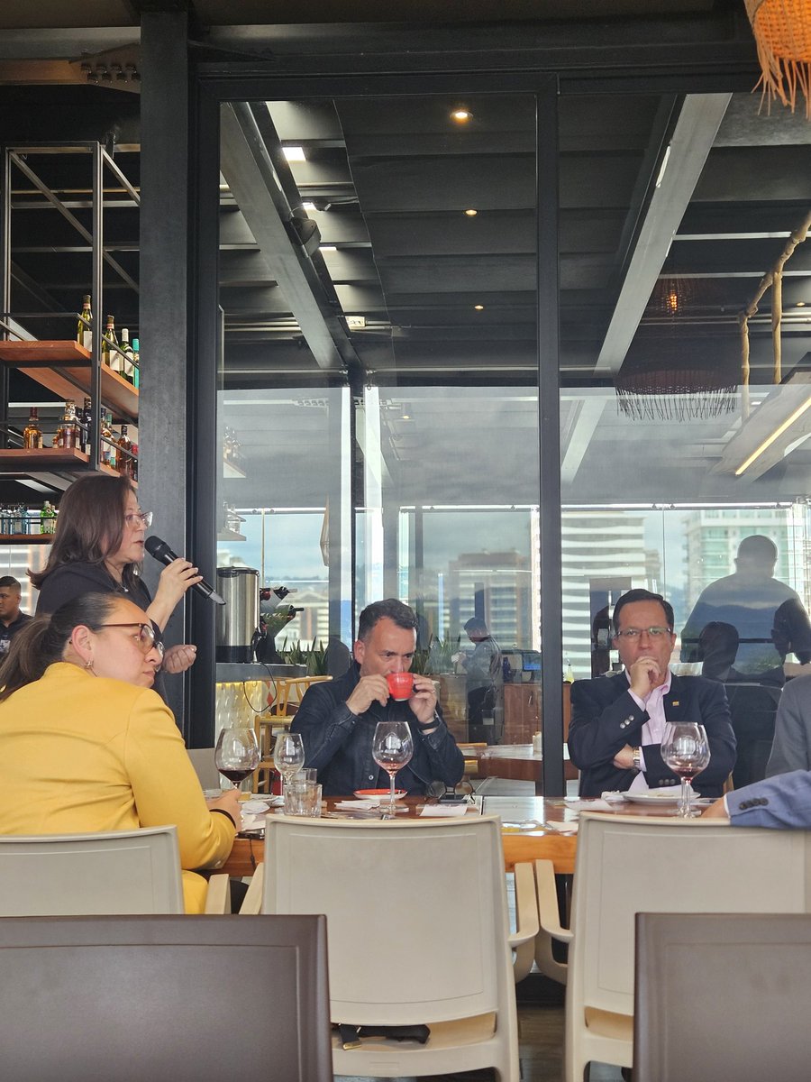 CENCIT participó en el evento Un Vuelo Hacia el Futuro Empresarial de <a href="/CACIFGuatemala/">CACIF</a>

 <a href="/AsazguaGT/">Asociación de Azucareros de Guatemala</a> <a href="/AGEXPORTGT/">AGEXPORT</a> <a href="/CamagroGuate/">Cámara del Agro</a> <a href="/CamComercioGT/">Cámara de Comercio de Guatemala</a> <a href="/CamFinanzasGT/">Cámara de Finanzas Guatemala</a> <a href="/industriaguate/">Cámara de Industria de Guatemala</a> <a href="/CafedeGuatemala/">Anacafé</a> <a href="/VestexGuatemala/">Vestex Guatemala</a>