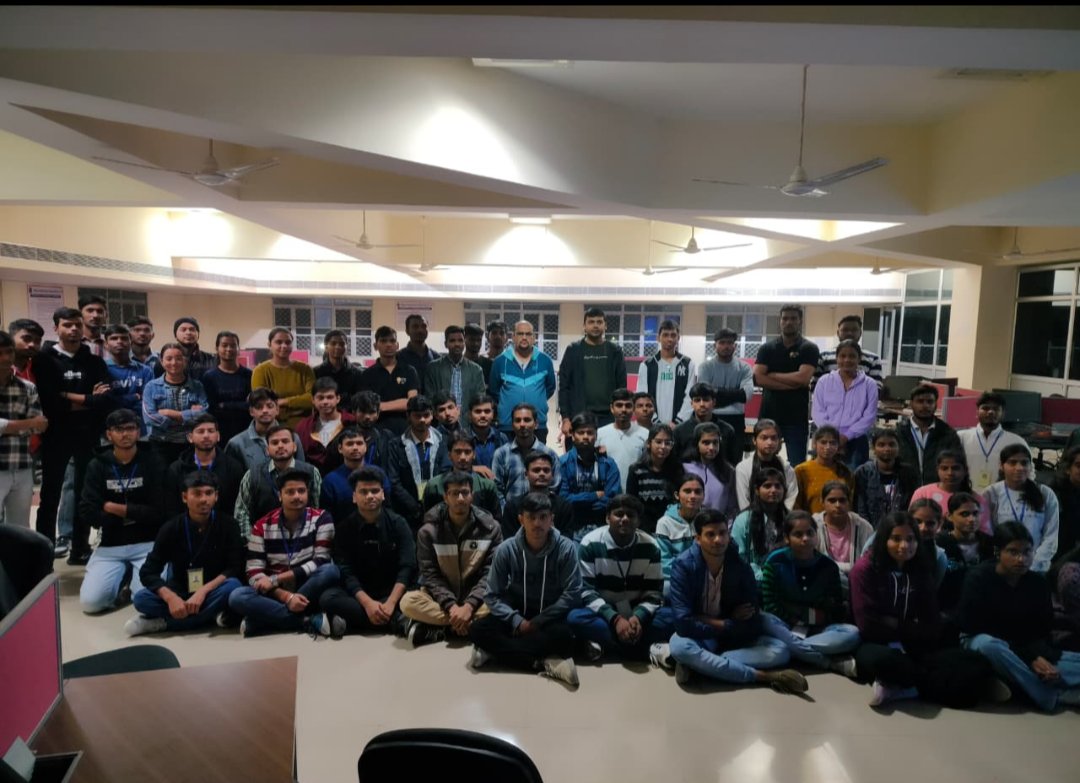 SDC_RECB's tweet photo. Day 8 Recap – Final Day 🚀
We wrapped up our Web Dev Workshop.
Final-year seniors shared valuable insights.
Thanks to HOD Dr. Vibhash Yadav Sir &amp; Coordinator Abhijeet Singh Sir.
Special thanks to 3rd-year SDC members &amp; 2nd-year volunteers!
@vibhashds10 @Its__ABHIjeet
#SDC #WebDev https://t.co/5Lu6VnJn91