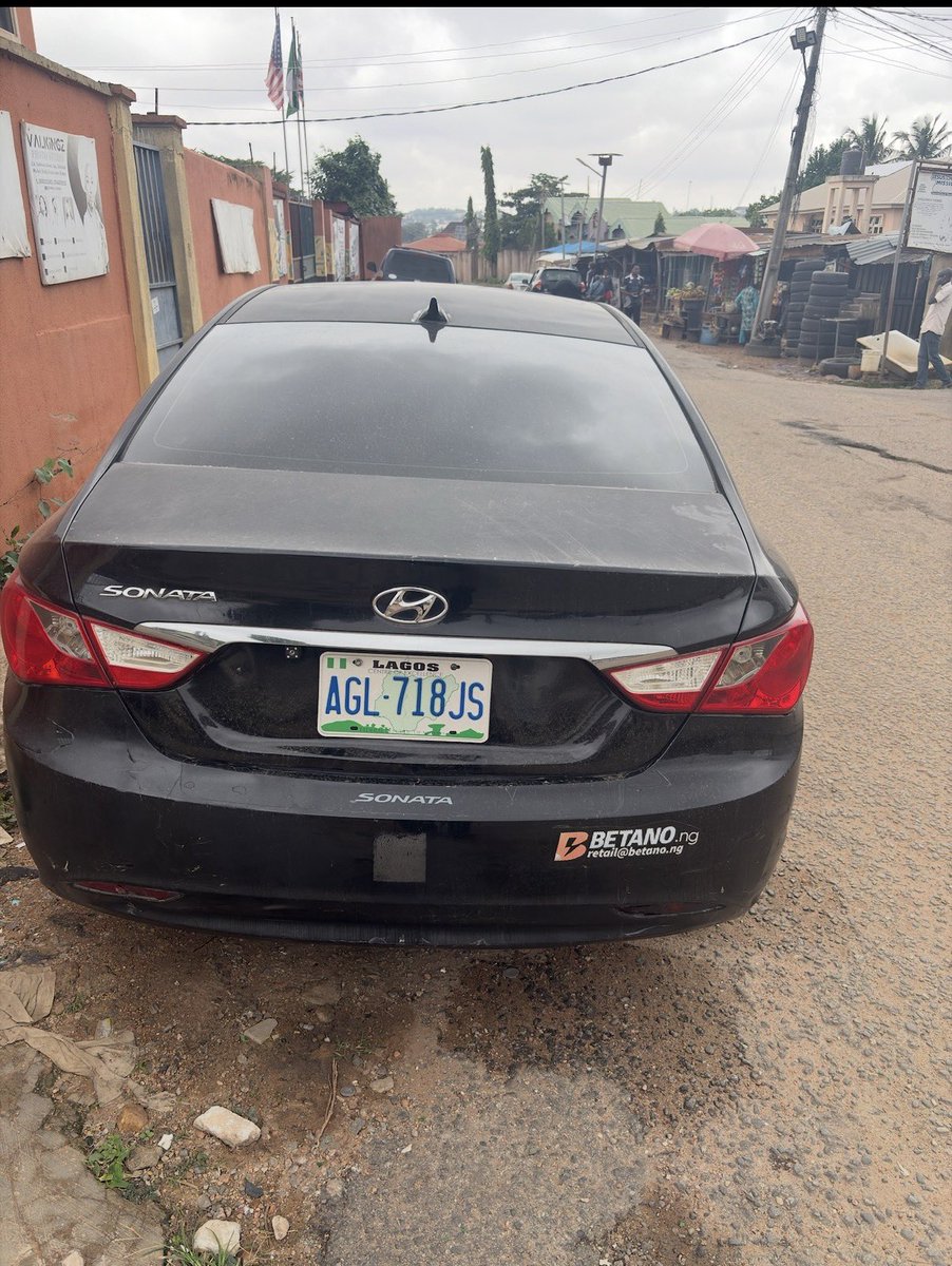 iamdimsjr's tweet image. 🚨 STOLEN CAR ALERT – PLEASE HELP ME RETWEET 🚨
My car was stolen today in Ibadan.

Vehicle: Hyundai Sonata (Black)
Plate Number: AGL 718 JS
Chassis: 5NPEB4AC… 
Date stolen: Today
Location: Ibadan

If you see this car anywhere or have any information, please send me a DM or call…