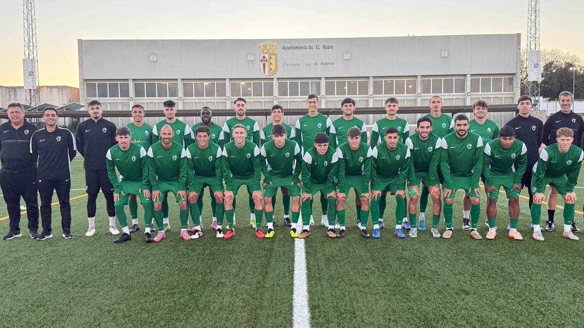 ⚽💪🏻 Último entrenamiento para la selección #AndaluzaSénior de cara a la 𝗖𝗼𝗽𝗮 𝗥𝗲𝗴𝗶𝗼𝗻𝗲𝘀 𝗨𝗘𝗙𝗔
🔢 𝟭º 𝗙𝗮𝘀𝗲

🗓️ 28-30 de noviembre
⚔️<a href="/futgal/">RFGF</a> - <a href="/FCyLF/">RFCYLF</a>
 
📍 Palencia

💟#FutbolRFAF