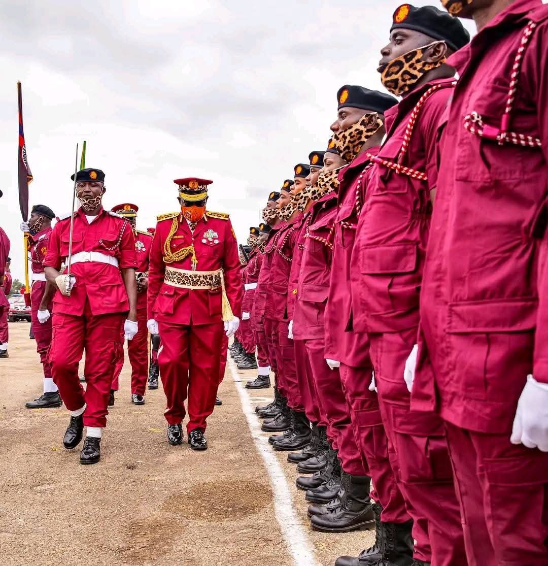 yomiable's tweet image. Rest in peace Aketi 
You put Yorùbá people First 
Arakunrin Oluwarotimi Akeredolu, SAN, CON, presided over the Passing-Out Ceremony for the pioneer officers of the Ondo State Security Network Agency (Amotekun Corps), marking the beginning of their operations in the state.…