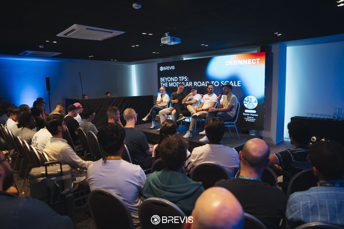 brevis_zk's tweet image. What a session.🔥
“Beyond TPS” wasn’t a slogan—it was a reality check.

This panel cut straight through the noise:
🔸DA layers hitting enterprise throughput
🔸zkVMs emerging as cross-chain verification engines
🔸Multiproof rollups balancing UX speed with decentralization…