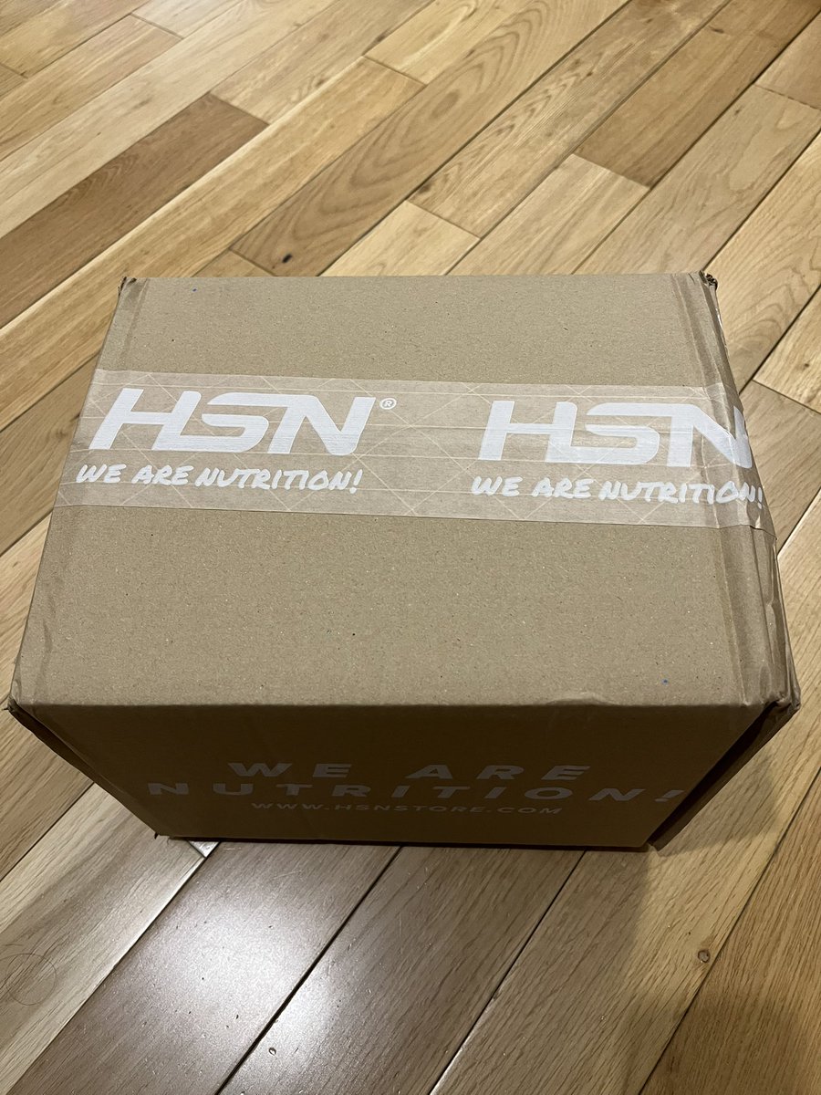 3/4

Y el combustible:  
- 2 kg Evocasein 2.0 vainilla  
- Ultra Omega-3 TG  
- Vitamina D3 + K2  
Porque para correr sub-48, media maratón en 2026 y luego maratón en 2027 hace falta más que ganas.

#wearenutrition #hsnstore