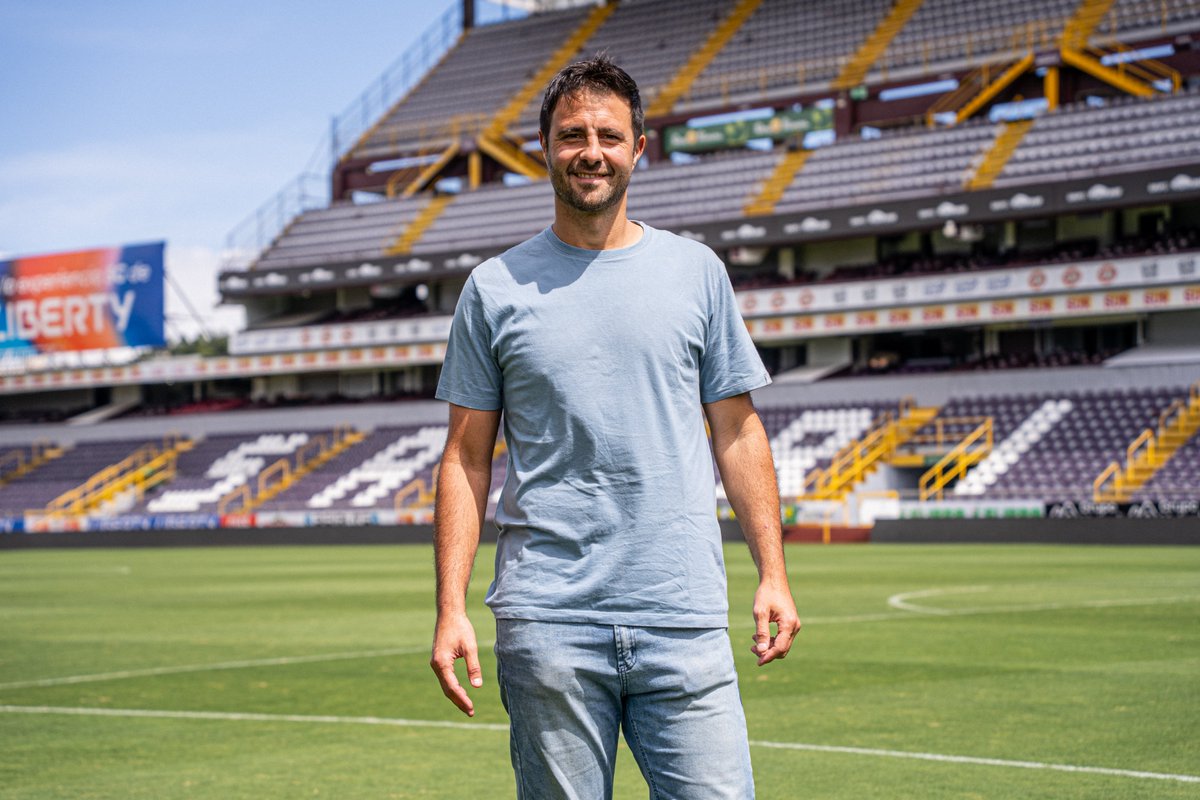 Una visita muy especial en La Cueva: Don Andrés Imperiale 😍🇦🇷💜