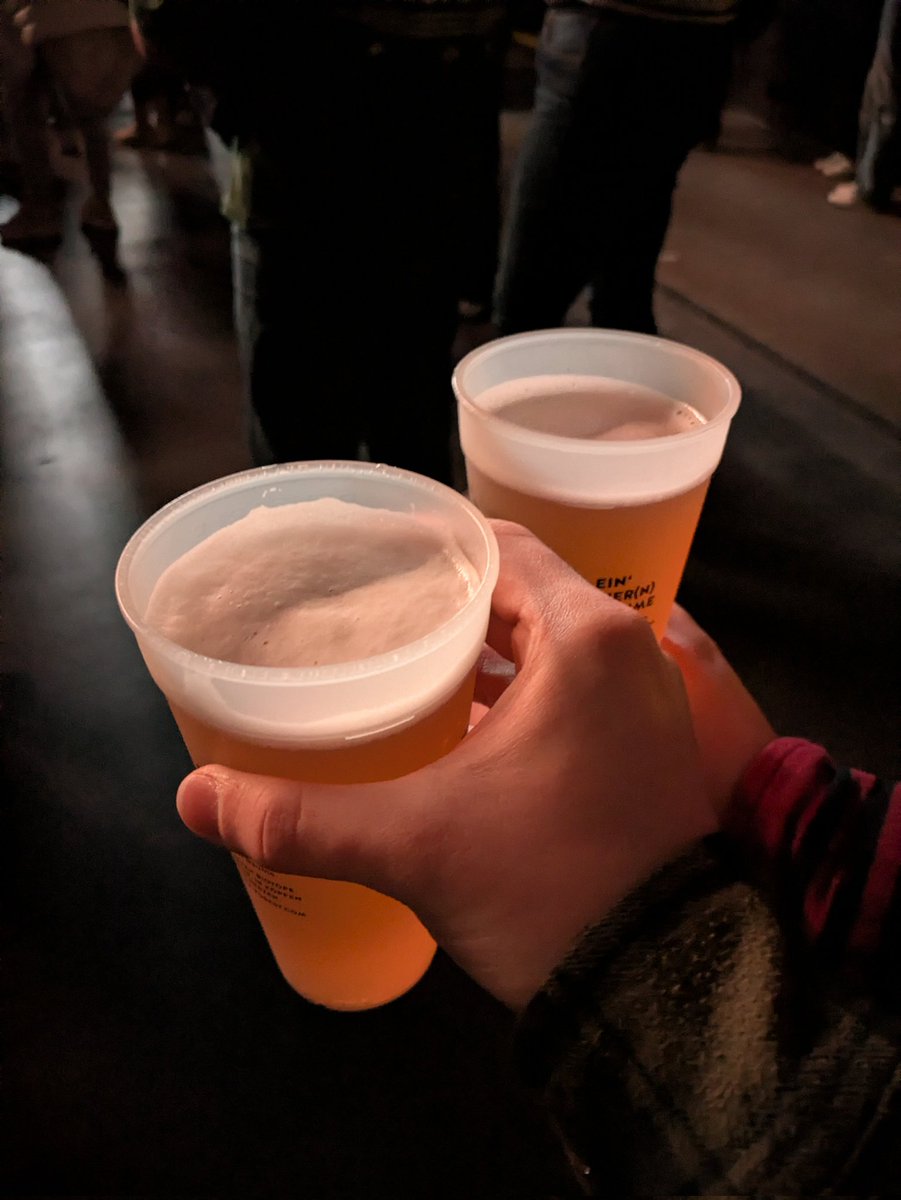 Big time bier bei big time rush mit <a href="/HenneX_VT/">HenneX 🔥</a>