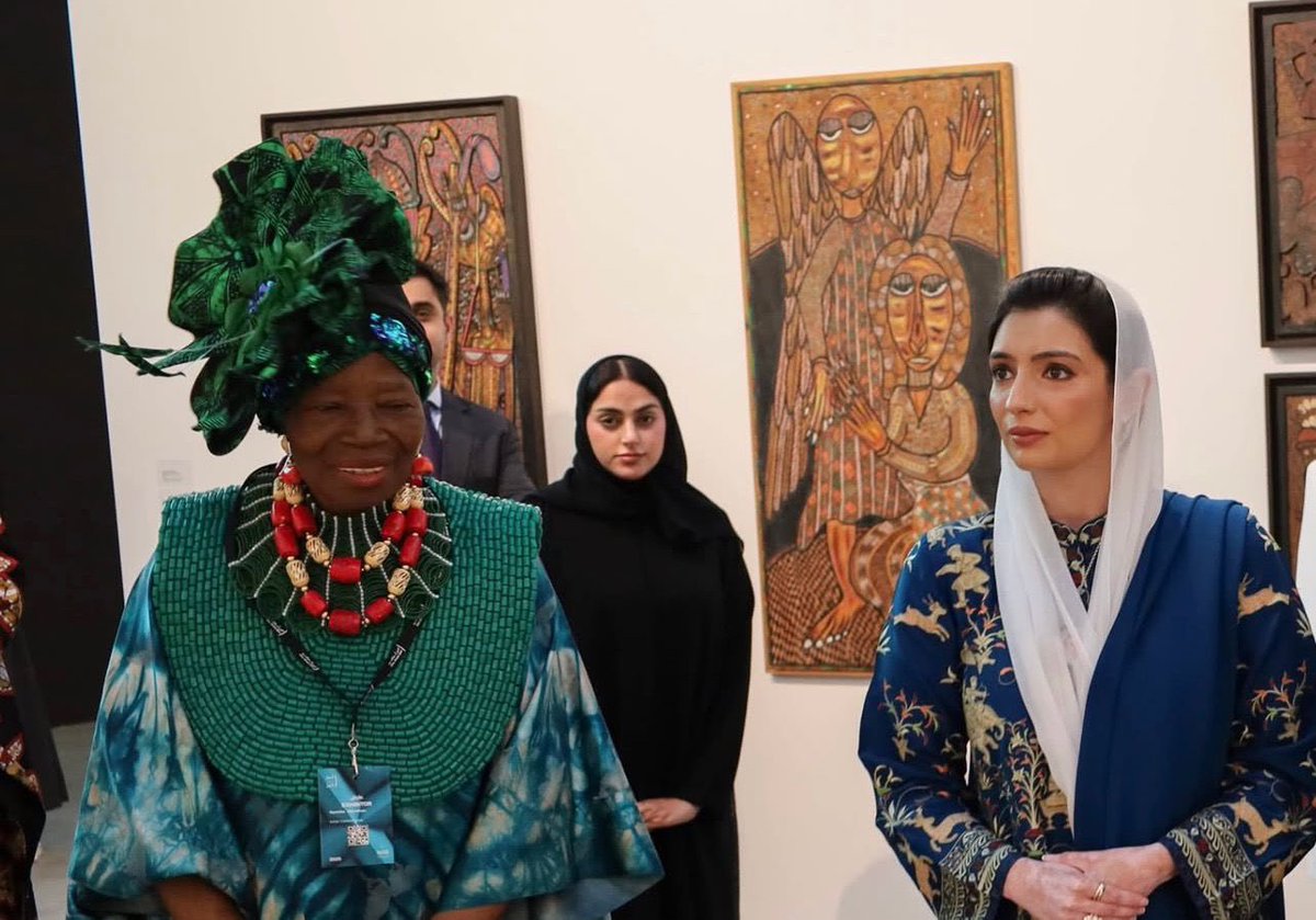 خاتونِ اوّل، بی بی آصفہ بھٹو زرداری کا ابو ظہبی آرٹ 2025 کا دورہ

خاتونِ اوّل نے منارت السعدیات پہنچ کر ڈیپارٹمنٹ آف کلچر اینڈ ٹورزم کے اعلیٰ حکام سے ملاقات کی

بی بی آصفہ بھٹو زرداری نے عالمی سطح کی نمائشوں اور گیلریوں کا معائنہ کیا اور فنکاروں، کیوریٹرز اور نمائش کنندگان سے