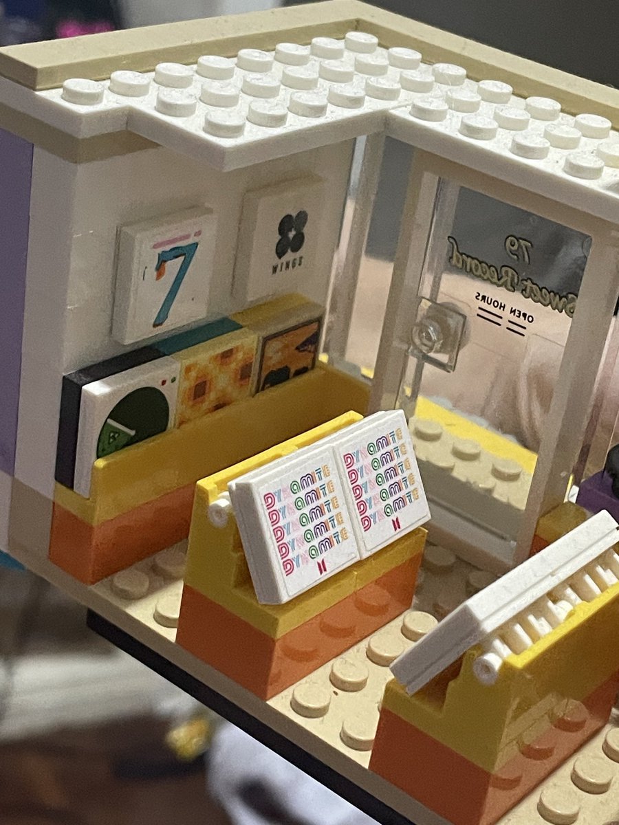 junartlc's tweet image. ✨ VENDO/VENDA ✨

LEGO BTS
R$500 (NOVO VALOR OFERTA)

Vem com a caixa, passo a passo e um brinde que veio junto do Lego