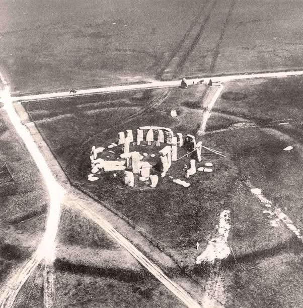 In 1906, history was made both in the sky and on the ground. Lieutenant Philip Henry Sharpe of the Royal Engineers’ Balloon Section captured the very first aerial photograph of Stonehenge — and with it, the first aerial image of any archaeological monument in Britain. Taken from