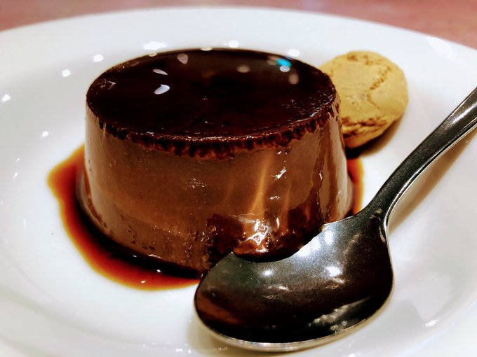 ついったが落ちてる間サイゼリヤいってたのだけどもボネおいしかった。洋酒チョコプリン的な濃厚な味わい。 