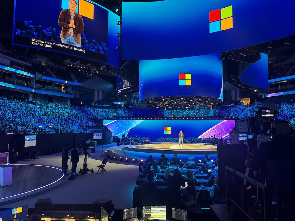 databricks's tweet image. We’re super excited for #MSIgnite this week, where we’ll be talking about how the most innovative companies in the world are building agents with their data on Azure Databricks! databricks.com/blog/azure-dat…