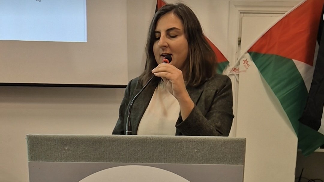 Tutto ciò che troveremmo inaccettabile se venisse fatto a noi, come popolo italiano e sovrano, dobbiamo considerarlo inaccettabile se fatto al popolo palestinese. Sostenere il percorso di liberazione del popolo palestinese significa anche decolonizzare il nostro sguardo. <a href="/Fra0283/">Francesca Druetti</a>