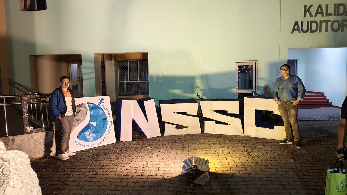 sabyasachi_uni's tweet image. A few more glimpses of my memories as a #judge for the #DataAnalytics Round 2 of the #NationalStudentsSpaceChallenge (#NSSC) 2025 at #IITKharagpur. Loved the gifts from the organizing committee.
 #SabyasachiMukhopadhyay #PhDResearchScholar #CD #CCDS @IITKgp #IITKGP #KGPIAN