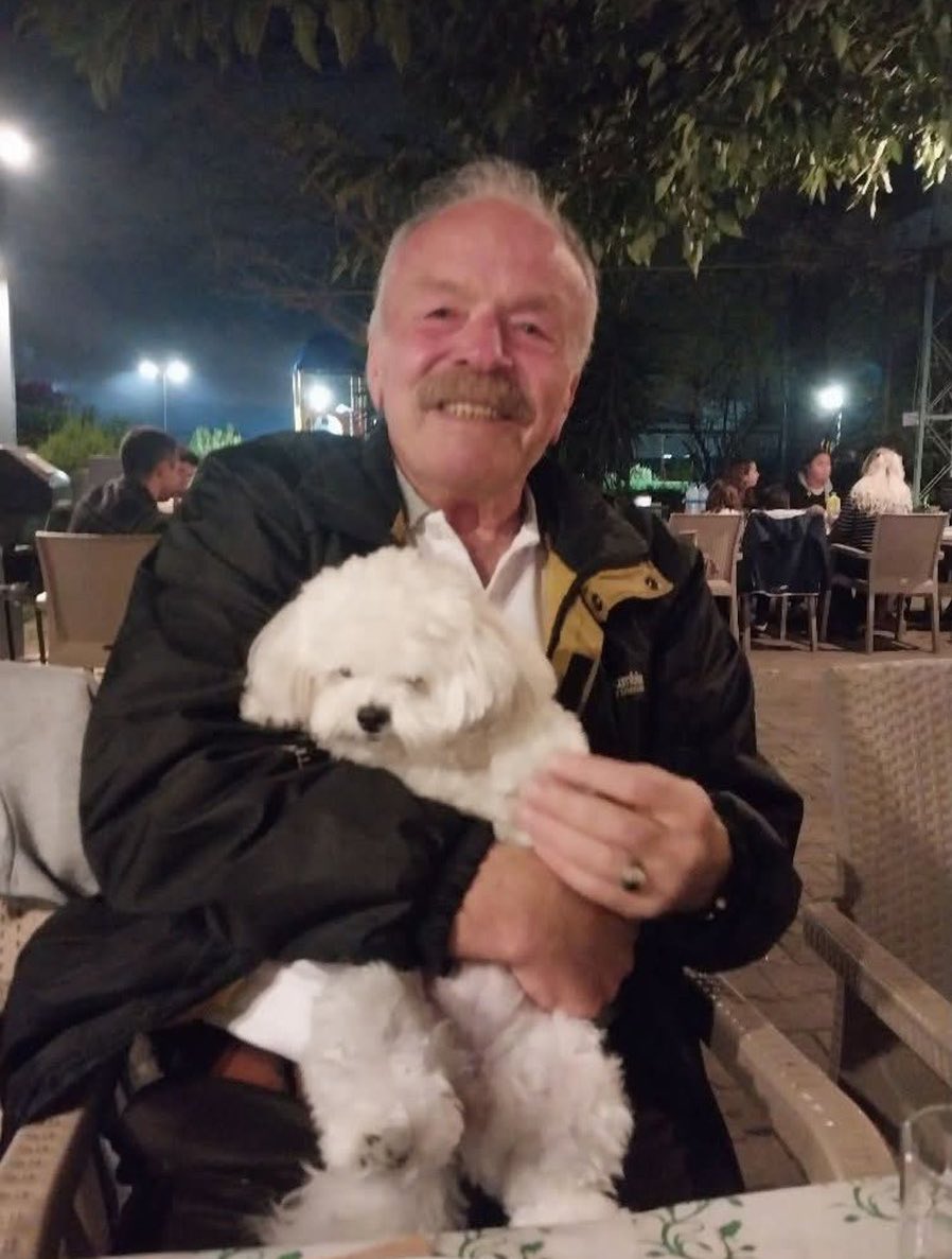 Emekli sınıf öğretmeni Abdullah Coşkun'un kızı:

"Babama adalet, babama adalet. 

Ciğerimizi yaktılar. Vahşice döverek öldürdüler. Allah aşkına!"