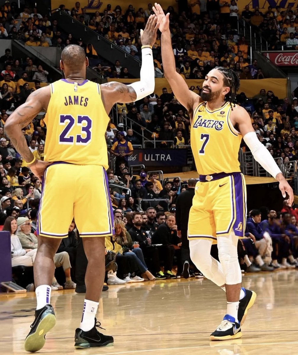 LakeShowYo tweet media