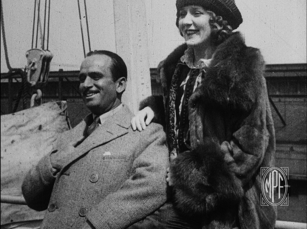 Doug and Mary pose for the cameras as they take off on one of their many trips abroad.

#marypickford #douglasfairbanks #hollywoodlegends