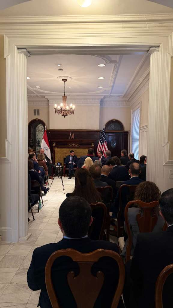 En la fecha, la Embajada del Paraguay fue sede del evento “Strategic Convergence: U.S.–Paraguay Partnership for a Shared Economic Future”, organizado conjuntamente con Global Americans. El evento contó con la presencia del Ministro de Relaciones Exteriores, Embajador Rubén