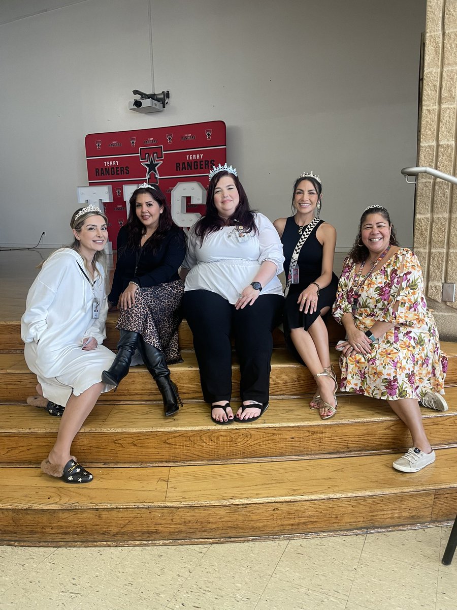 Mrs JLopez tweet media