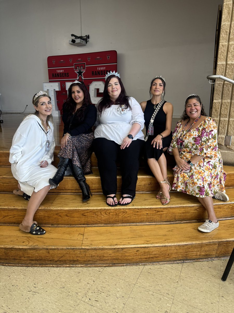 Mrs JLopez tweet media