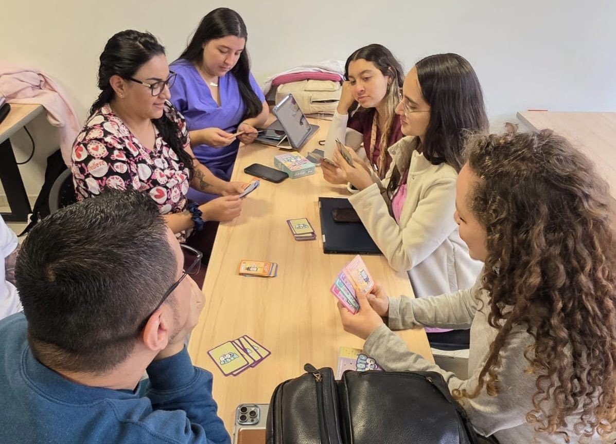 medicina_ucsc's tweet image. 🇨🇴 Raúl Aguilera, académico del Departamento de Salud Pública, participó en una pasantía investigativa en la Universidad Autónoma de Manizales, Colombia.

El kinesiólogo desarrolló actividades de docencia e innovación educativa en los programas de posgrado en Odontología.