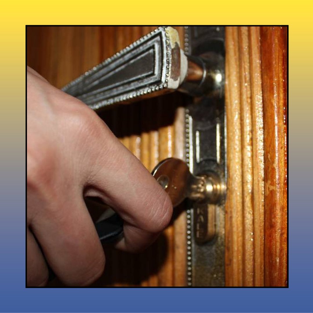 GramentosServc's tweet image. Worn-out locks put your security at risk, but replacing them is quick with us. Our lock replacements keep your property protected and reliable. Contact us today for professional service. #LockReplacements
locksmithsuniversityplace.com