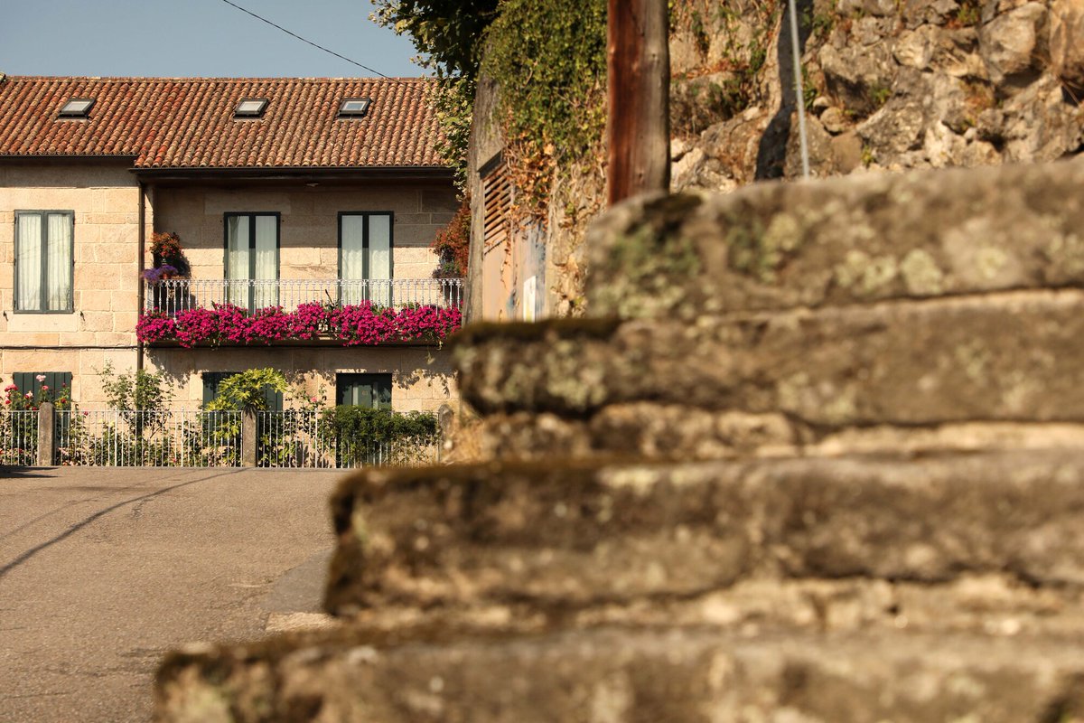 Conxunto histórico de San Martiño, en Moaña 📍

Un bonito espazo integrado pola igrexa románica do século XII-XIII, os cruceiros e as edificacións da contorna