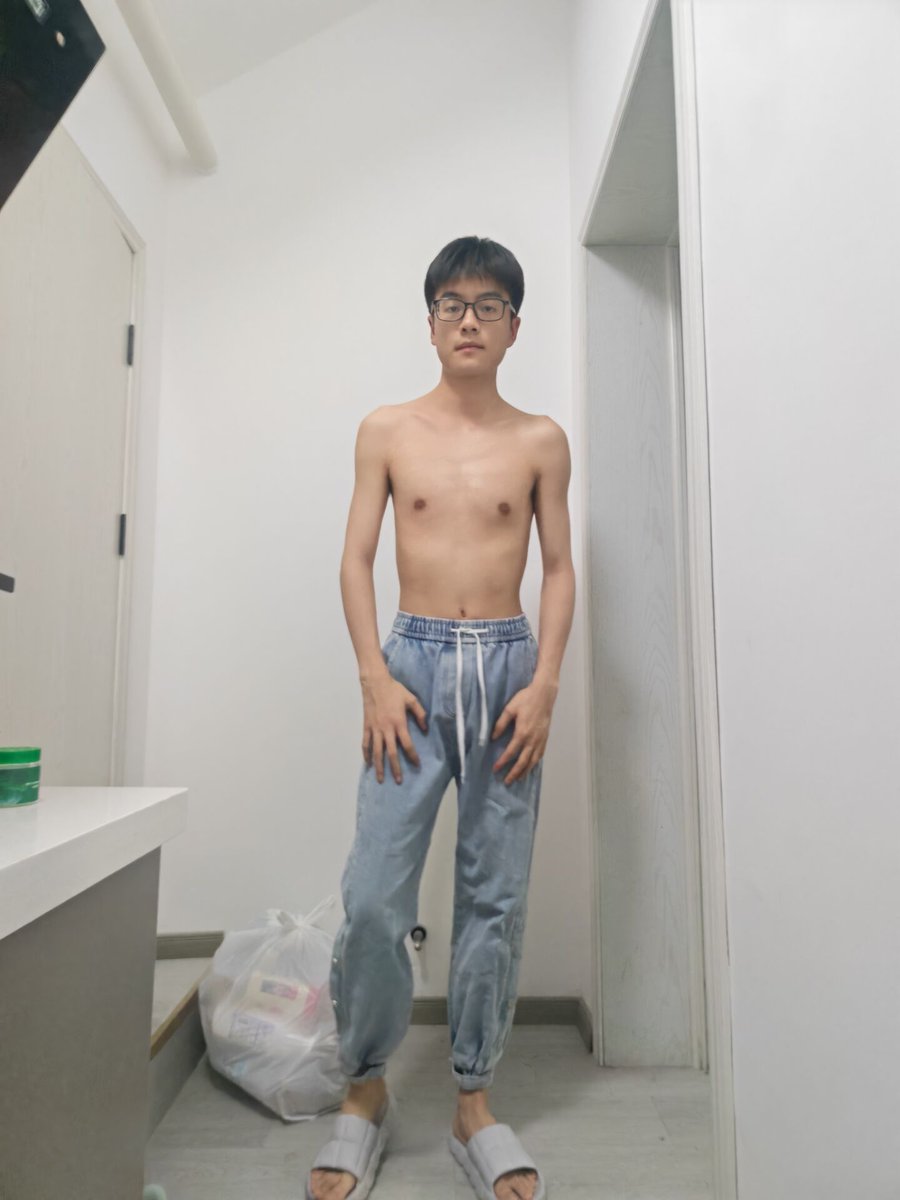 曝光傻逼人前vs人后
傻逼室友给人当狗
赞过200发舔便池视频
转帖评论抽送