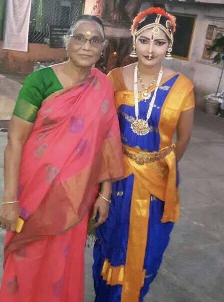 Sivaparvathijsp's tweet image. నీతో రెండు దశాబ్దాల జీవిత ప్రయాణం ఈ రోజు ముగిసింది  అత్తయ్య (కొత్తవారి సీతా మహా లక్ష్మి)
గత ఏడు సంవత్సరాలుగా పెరాలసిస్ తో బాధపడుతున్న మీరు ఈ రోజు మమ్మల్ని విడిచి భగవంతుని సన్నిధానం కి చేరుకున్నారు 
మీ ఆత్మ కు శాంతి చేకూరాలని భగవంతుణ్ణి ప్రార్థిస్తున్నాను 🙏
RIP 🙏