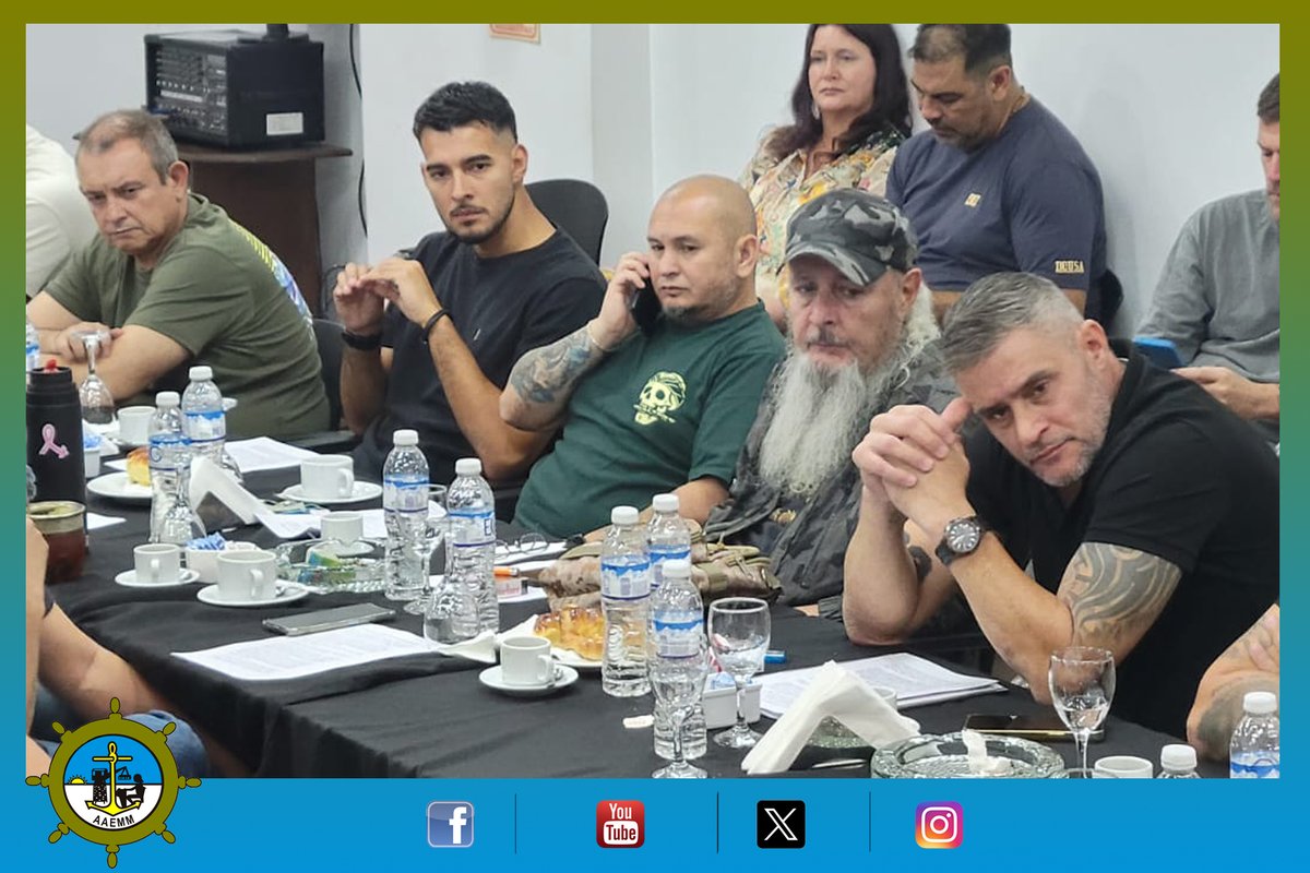 Aaemmercante's tweet photo. #AAEMM presente en la sede de la @CATToficialok representados por Raúl Huerta, Secretario General, Fabián Del Río, Prosecretario Gremial, Carlos Esteche, secretario de Prensa y Matías Farías, miembro de la comisión directiva. https://t.co/VGH8XIdogo