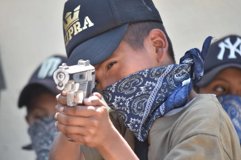 taller2006's tweet image. Se estima que en México hay entre 145, mil y 200 mil infantes y adolescentes reclutados por el crimen organizado según la CIDH.

jornada.com.mx/noticia/2025/1…