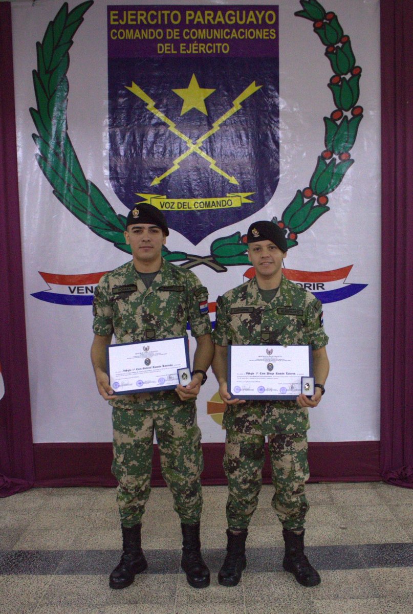 py_rep's tweet image. Personal del REP ha culminado satisfactoriamente el Curso Básico de Guerra Electrónica, la Ceremonia estuvo presidida por el Señor Comandante del Comando de Comunicaciones del Ejército, Cnel DCEM Benicio Raúl Galván García.
📌+ info en: facebook.com/share/p/17qaRi…
