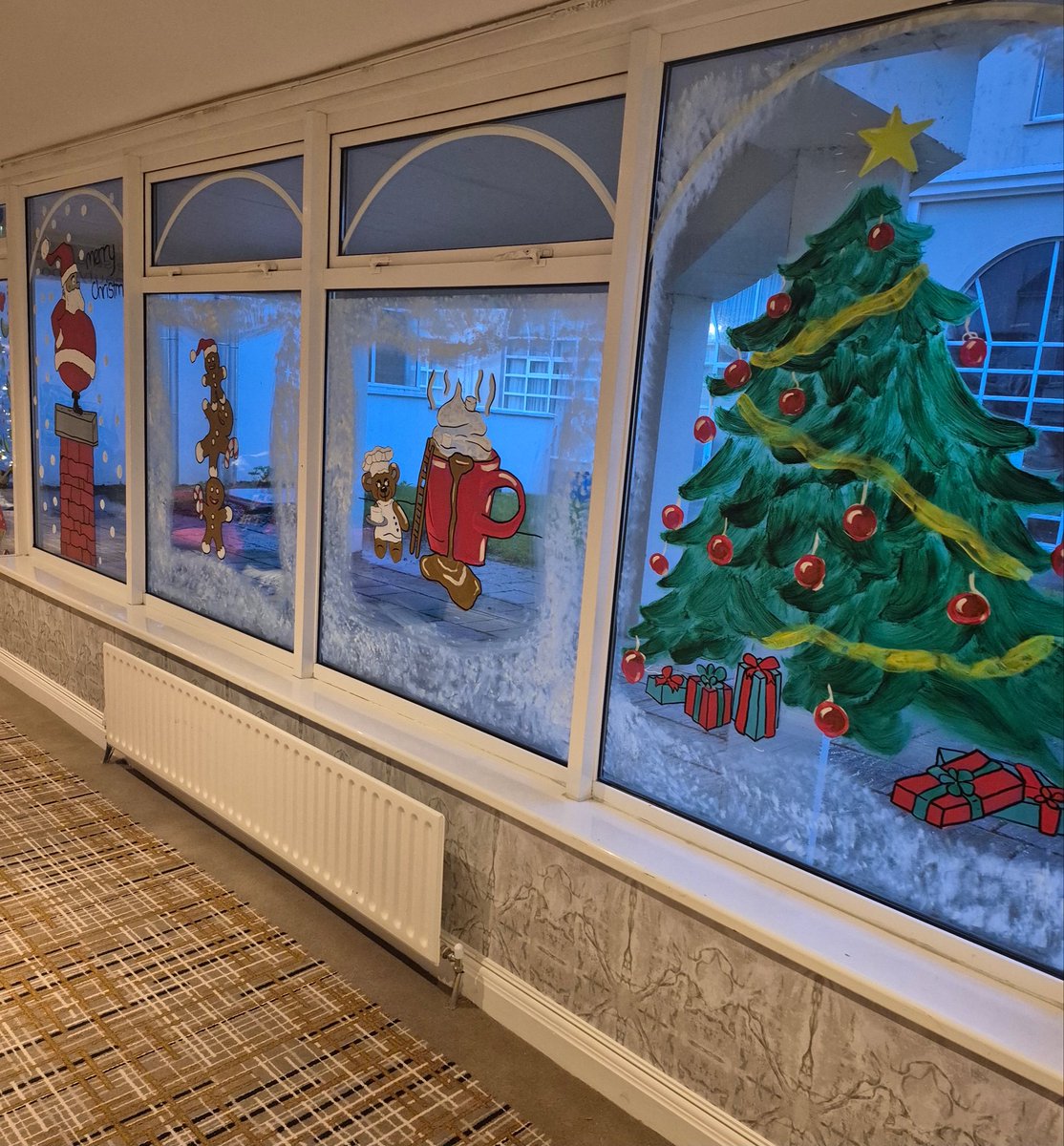 Such a talented bunch! 🎄🎅🎁🎄🔔our Graphic Design/Illustration students - Christmas Window Design at the Rochestown Park Hotel during their Work Placement. <a href="/RochestownPark/">Rochestown Park Hotel</a> <a href="/DSC_Erasmus/">Erasmus Travel and Student Services DSC</a> <a href="/CorkETB/">CorkETB🇮🇪🇪🇺</a> <a href="/ThisisFet/">thisisFET</a> <a href="/corklearning/">Cork Learning City</a> <a href="/QQI_connect/">QQI</a> <a href="/Instgc/">IGC</a> <a href="/CareersPortal/">CareersPortal</a>