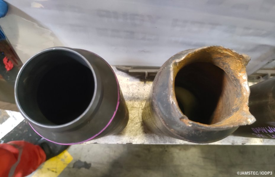 Chikyu_JAMSTEC's tweet photo. 17 Nov. Hole conditions worsened & believed that the bit was worn out, so coring stopped. This was the last core here. Usually, the bit cuts through the stratum, but looks like the inner cutting shoe was doing this instead!
This shows how hard it is to drill here.
#IODP3 #Exp502 https://t.co/JM7Wf72pE1
