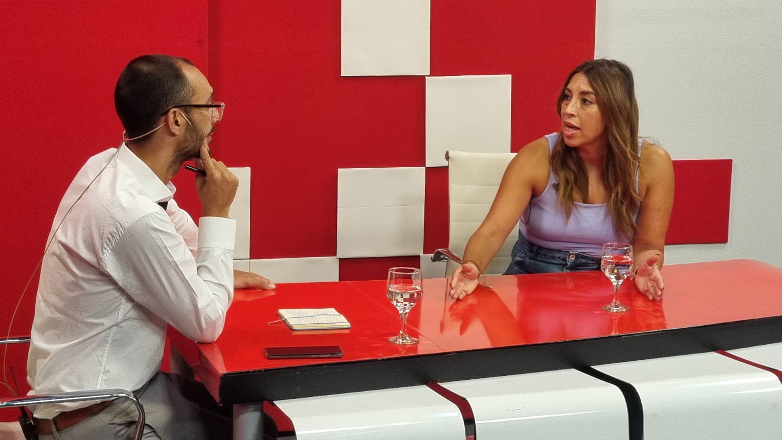 G6E25C6WsAAL33s?format=jpg&name=large