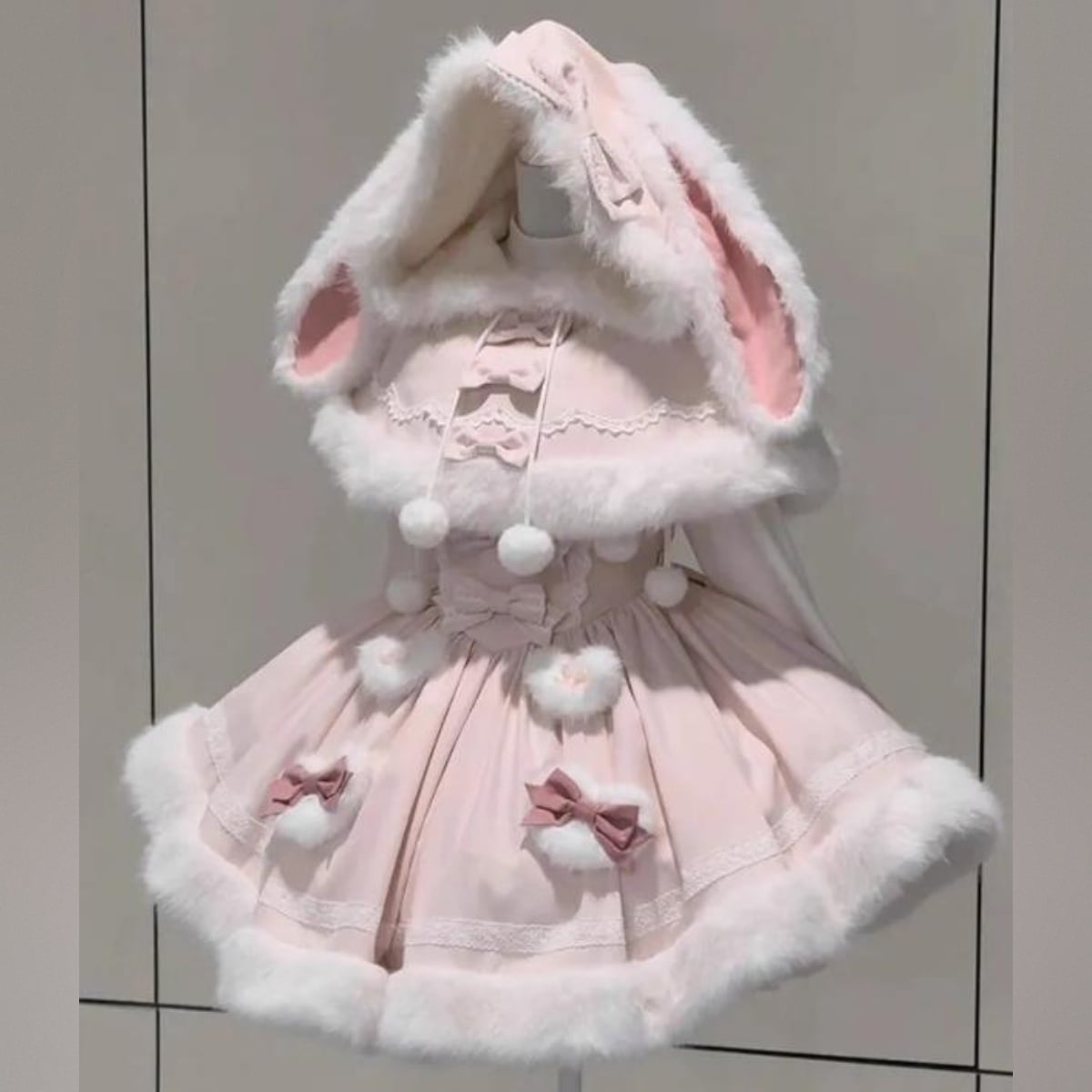 ピンクうさ耳ポンチョ＆ワンピース💖
yumekawagirl.com/items/123889446