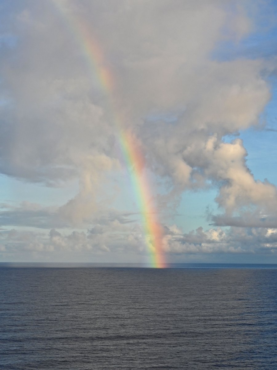 JMSDF_mrh's tweet photo. いつまでも忘れたくない景色――虹が始まる場所🌈
#海上自衛隊 #海自舞鶴 https://t.co/g8QNMQ109U