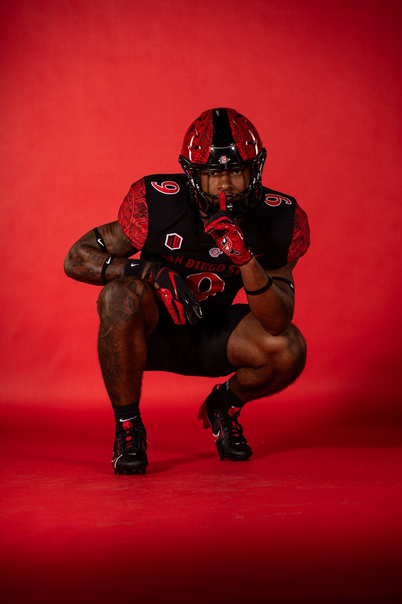 IamAlijah_'s tweet photo. AZTEC NATION!!! The Clock is ticking😤‼️ ALMOST THAT TIME💥💥
@RobAurich @CoachRoyM @AztecFB https://t.co/W2d43TSo4N