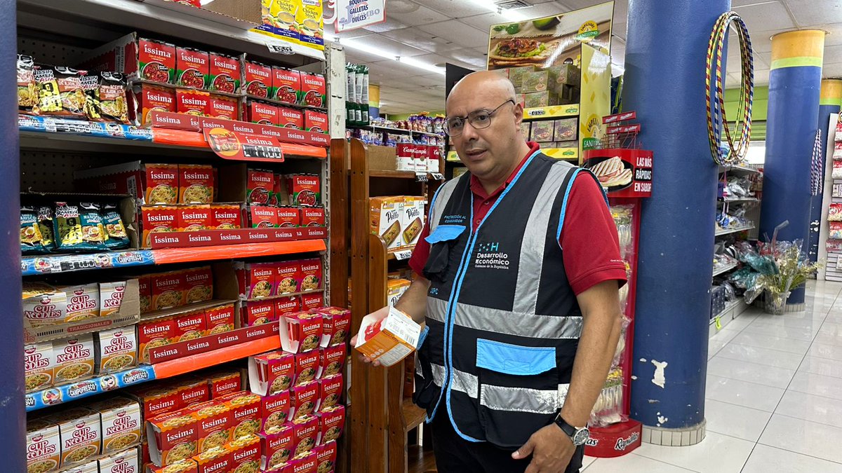 En Comayagua, la Fiscalía de Protección al Consumidor, en conjunto con la <a href="/DGPCHN/">DGPC Honduras</a>, inspeccionan supermercados y restaurantes de la zona central, para constatar que no haya producto vencido y que no se esté realizando el cobro de la propina, ya que esta es de carácter voluntario