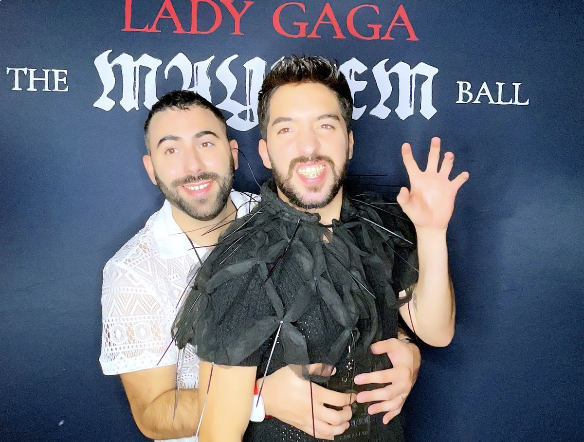 Au-delà du fait que c’est l’un des meilleurs shows de ma life, partager ce moment avec l’amour de ma vie, little monster depuis 2008, et voir ses yeux briller toute la soirée, c’était si precious… jamais j’oublierai ce moment ♥️🥹