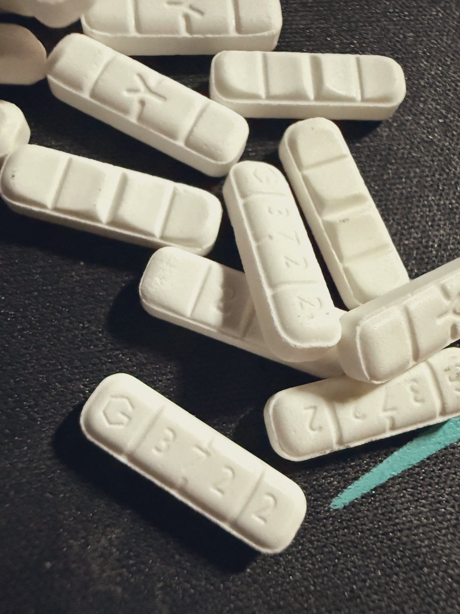 altonlandryy's tweet image. Sticks and stones may break my bones but Js always got them #props #supplements #vitamins @jerzatlhtown24