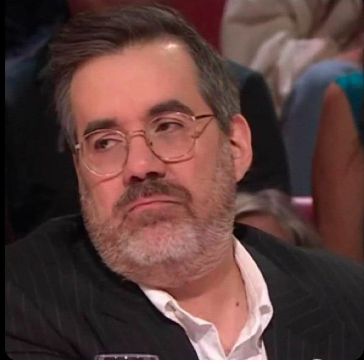 Ma face quand ton post contient  les mots:
-Devoir de mémoire 
-Vaxx
-Lego, Chourney
-Taxe carbonne 
-Boomer
-Climatoseptique
-Woke
-Normies 
-Gauchiss, communiss, séparatiss
-Moutons
-Dictature
-Convoi, liberté
-Québekastan
-51ième état
-Faked News
-Merdias
... 🙄