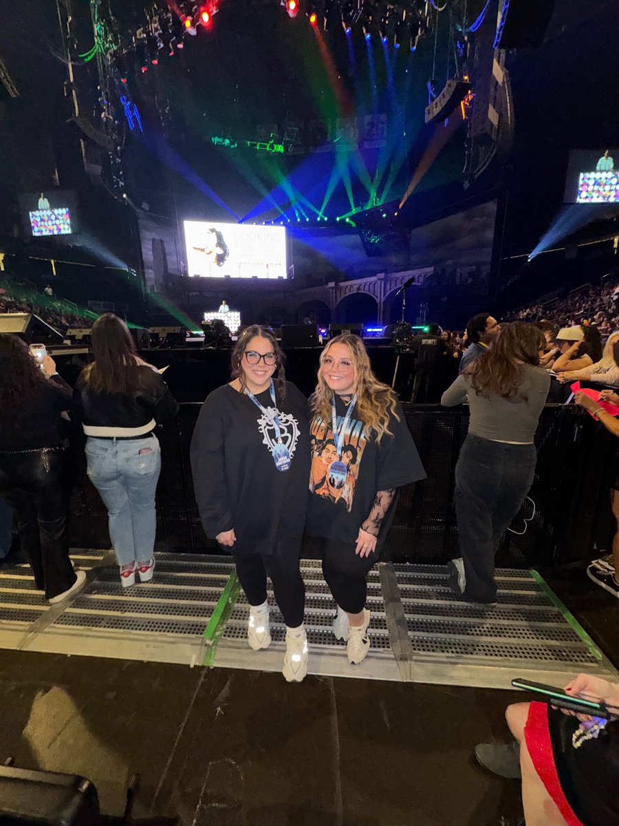 Amanda_Belf's tweet photo. forever our constant… thank you for the best 2 days❤️@jonasbrothers @kevinjonas @joejonas @nickjonas @GabriellaBx0x https://t.co/uNlAIv9xq5