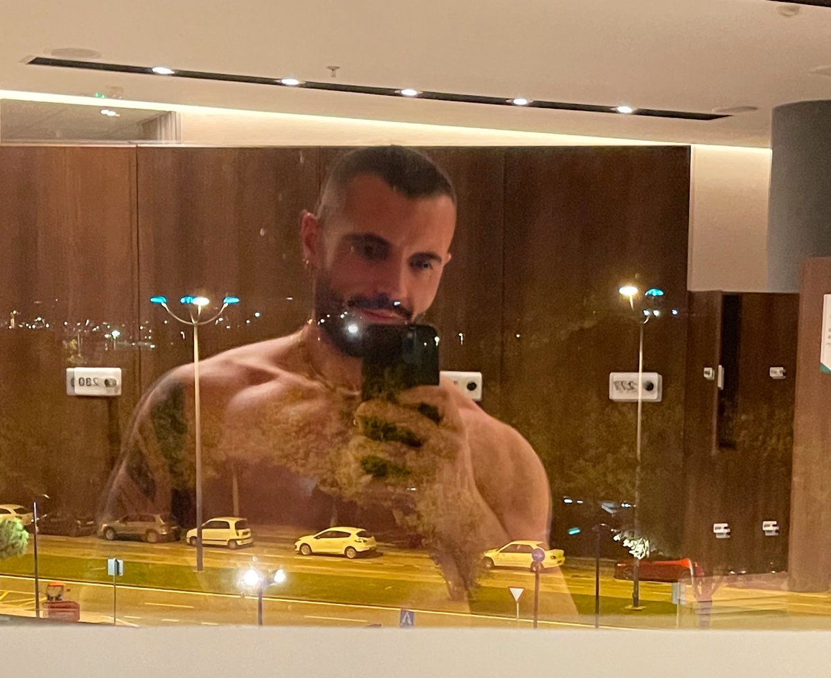 BasqueSurfer_'s tweet image. Bubbu Take me out