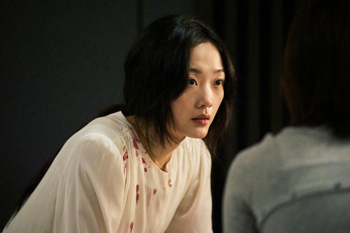 NetflixKR's tweet photo. 말하지 않아도 전해지는 긴장감. 그 숨 막히는 순간을 담은 미공개 스틸을 공유합니다📸

악몽의 고리를 끊어낼 두 친구의 결심 <당신이 죽였다>, 오직 넷플릭스에서. https://t.co/uCmLg1xByJ