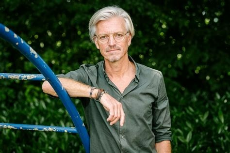 Nieuw!🎙️
Met Jeroen Goes, over kansengelijkheid, onderwijs en de kracht van lokale samenwerking.
In gesprek over hoe De Bilt een gemeente kan zijn waar iedereen mee kan doen.

👉 Luister de D66 De Bilt Podcast op Spotify, Apple podcasts of op YouTube

open.spotify.com/episode/5kDbTY…