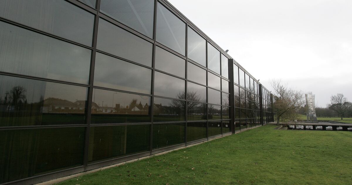 IrishTimesEdu_'s tweet photo. Dundalk IT to get university college status after agreeing merger with Queen’s of Belfast https://t.co/P3hWpC0weo https://t.co/8uSPhvouRY