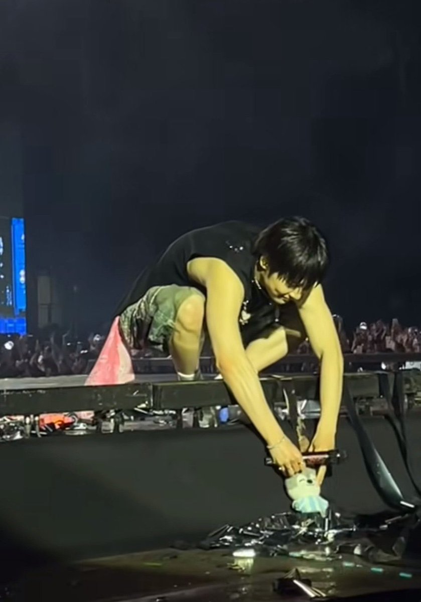 candddddelaaa's tweet image. devuelvan a este ser a sus tierras o anuncien tour e incluyan a Argentina, háganmelo feliz al pan de cada día 

UN AÑO Y LA LUCHA SIGUE
#StrayKidsEnArgentina
#ArgentinaWantsSKZ