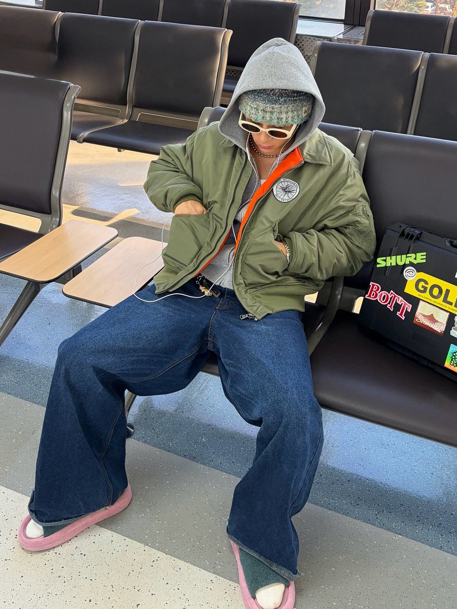 ジャスティンビーバーのブランドのサンダル可愛い🩷