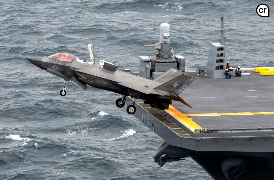 agcdetk's tweet image. 2025/10/19、厚木に飛来したVMFA２4２所属のF-35B４機が護衛艦かがと演習との動画を投稿していましたが、
海自からは未発表も、米海兵隊から画像が発表されました。かがに４機並光景は迫力ありますね。

10/19投稿した厚木から「かが」に向かうF-35B離陸
動画youtu.be/NCnu6GBL0yo