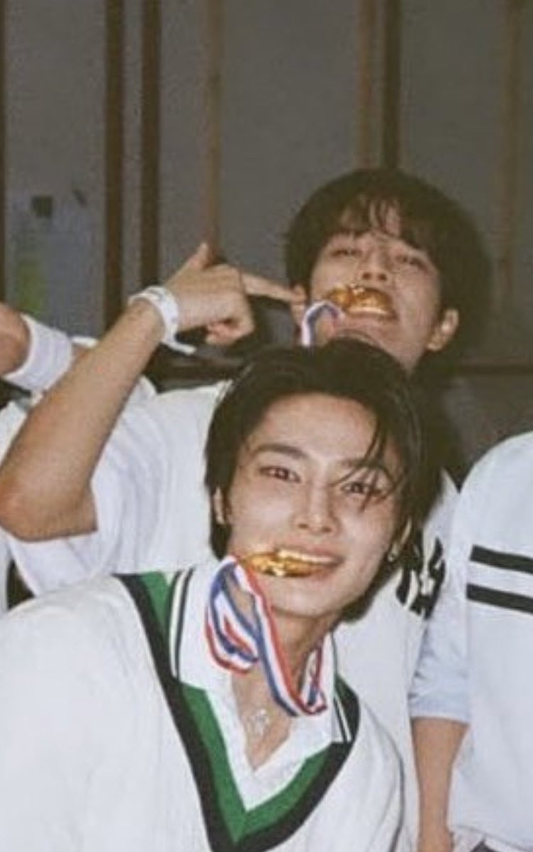 whos2min's tweet photo. seungmin is so hot sexy college athlete frat boy and he doesn’t even know it https://t.co/32WlD9eRr9