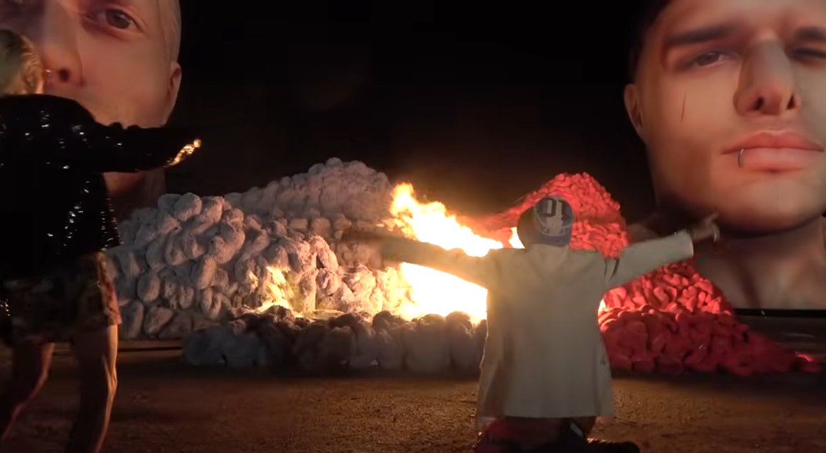 hlnca7pac's tweet image. quemaron las cabezas, los gorros y los corazones, oficialmente entramos en una nueva etapa